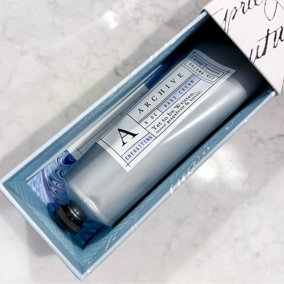 MARGOT ELENA Archive Yet To Be Written Hand Cream - Grapefruit and Neroli - 4 oz - Picture 5 of 9